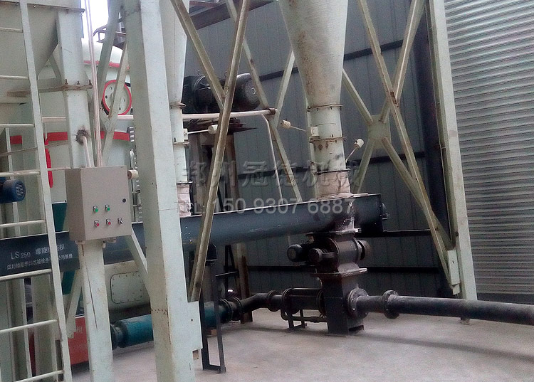 冠德磨粉機氣力連續(xù)噴射輸送入庫現(xiàn)場